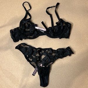 Victoria’s Secret Ziggy Glam Floral Embroidery Thong Panty